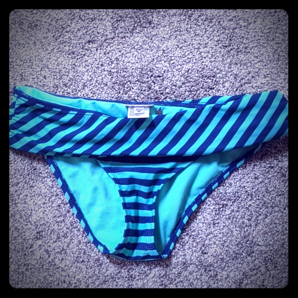 Kira bathing suit bottoms medium